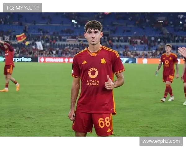 弗雷与青训小将在维奥拉公园的碰面